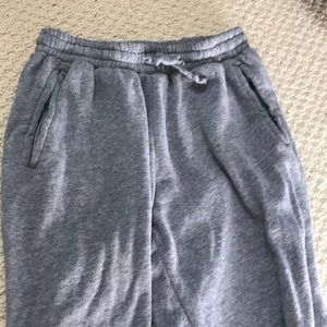 BRANDY MELVILLE: Medium Gray Sweats